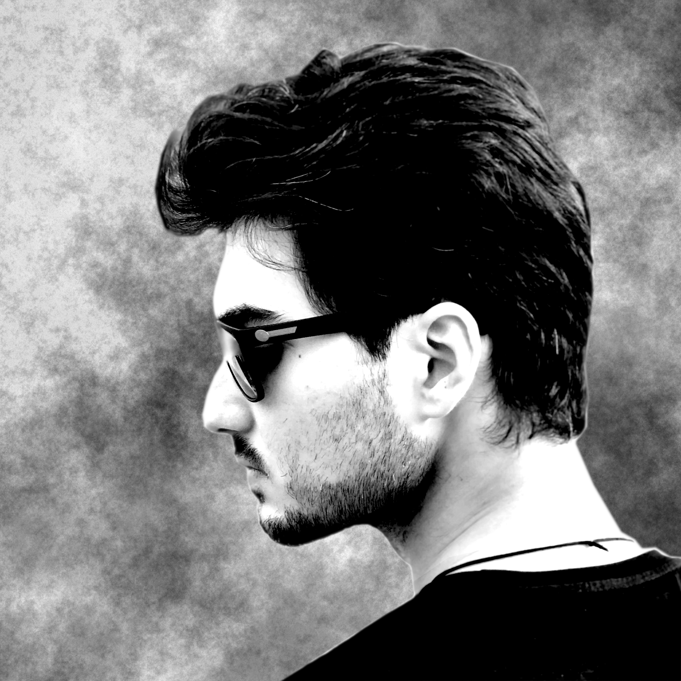 Profile picture of Hamza Khan, the creator of this webpage.